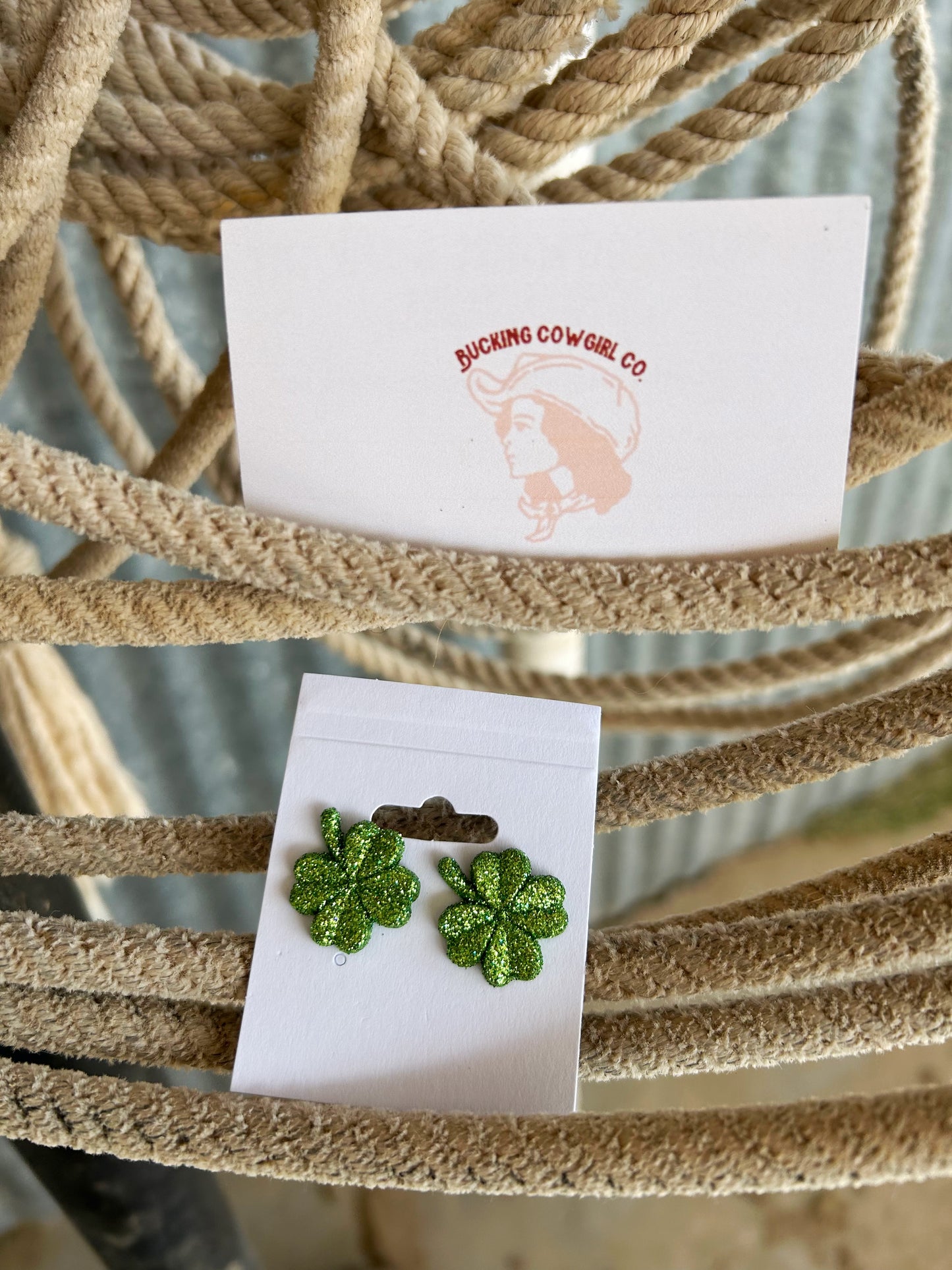 Light Glitter Clover Earrings